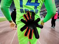 半岛体育官网入口-包含西甲球员赛后谢场，礼仪规范得体的词条