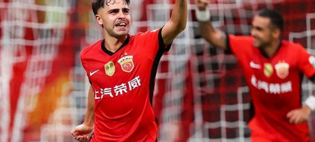 半岛体育视频-著名球员在洲际比赛中的高光时刻