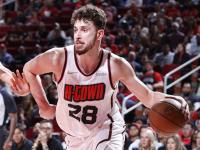 半岛体育app-关于实力强大的球队硬战艰难，终结对手不败纪录的信息