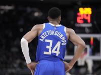 半岛体育登录入口-包含开拓者主场擒下雄鹿，继续领跑西部的词条