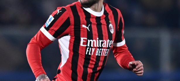 意甲球队悼念逝去的功勋球员