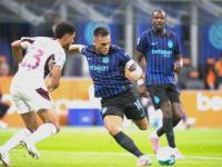 半岛体育网页版登录入口-双方实力均衡，激烈争夺足球赛事冠军