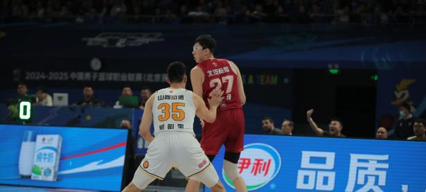 北京男篮遭遇困境，惨遭溃败