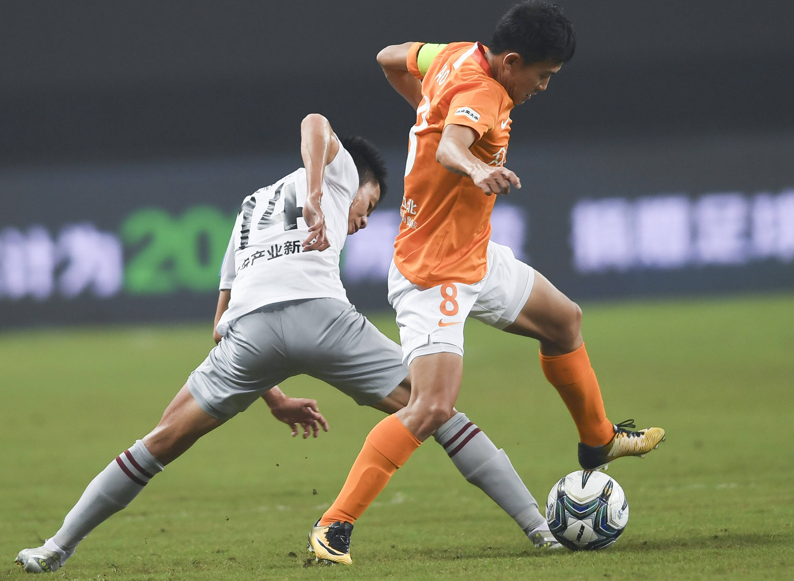 包含亚泰新帅执教首战！主场对阵华夏幸福的词条