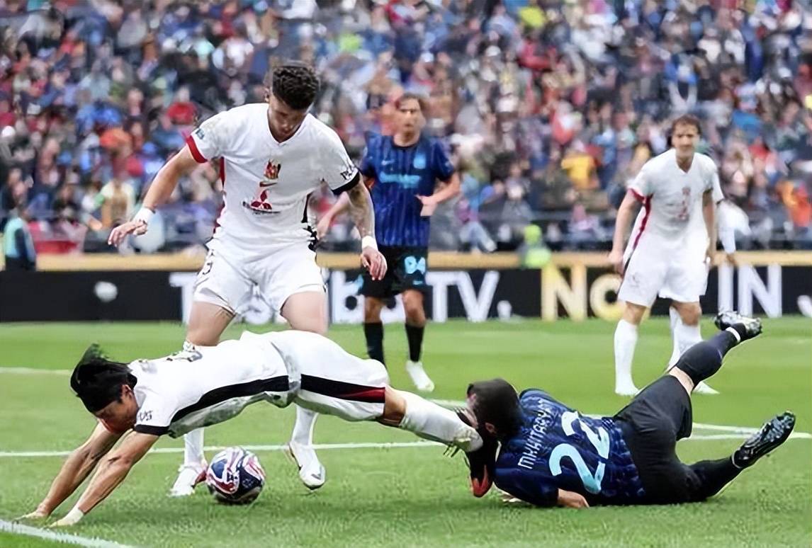 漂亮进球！球队在比赛中锁定胜局