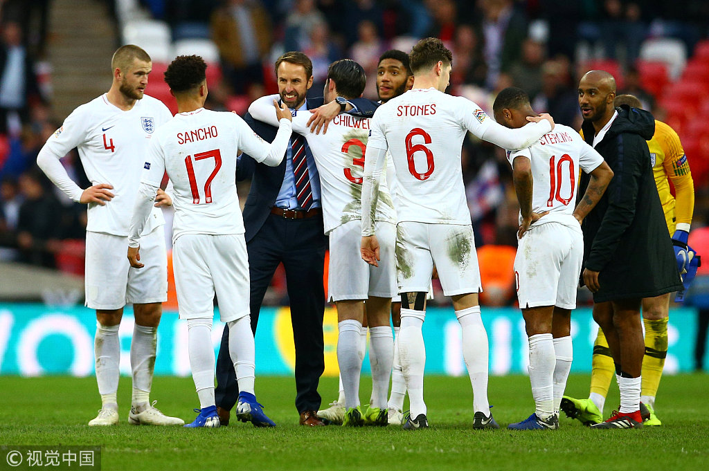 包含保加利亚与科索沃争夺胜利，小组排名激烈竞争的词条