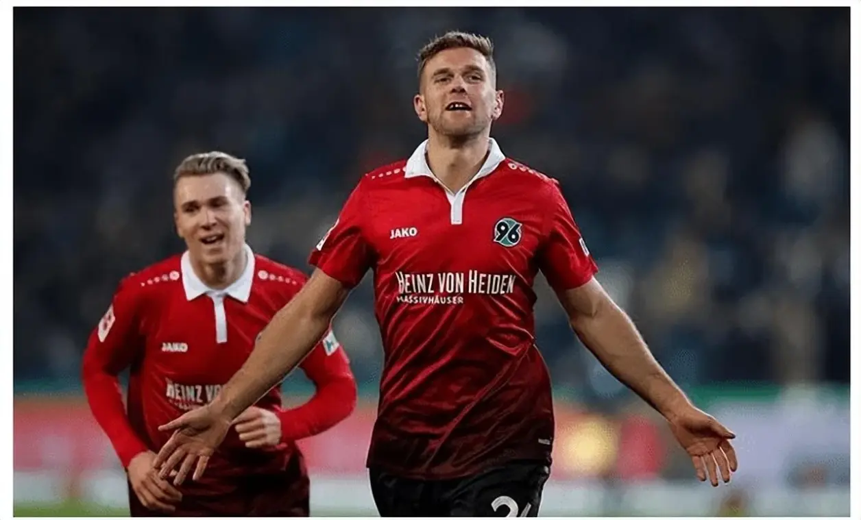 关于柏林赫塔客场赢得胜利欢乐不断的信息