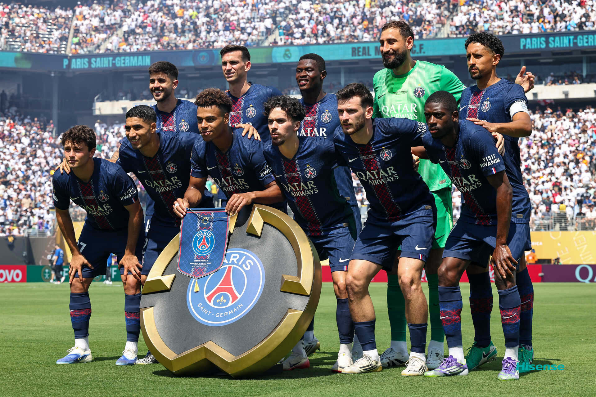 包含皇马-胜巴黎，欧冠小组出线悬念重重的词条