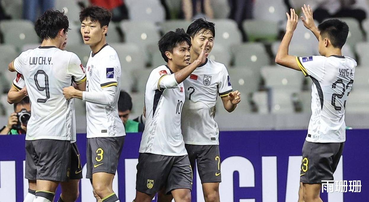 包含亚洲杯比赛精彩纷呈，胜者将跻身巅峰的词条