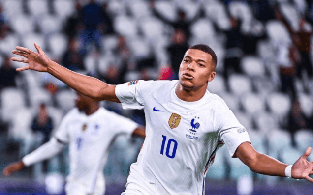 法国客场大胜，继续保持不败