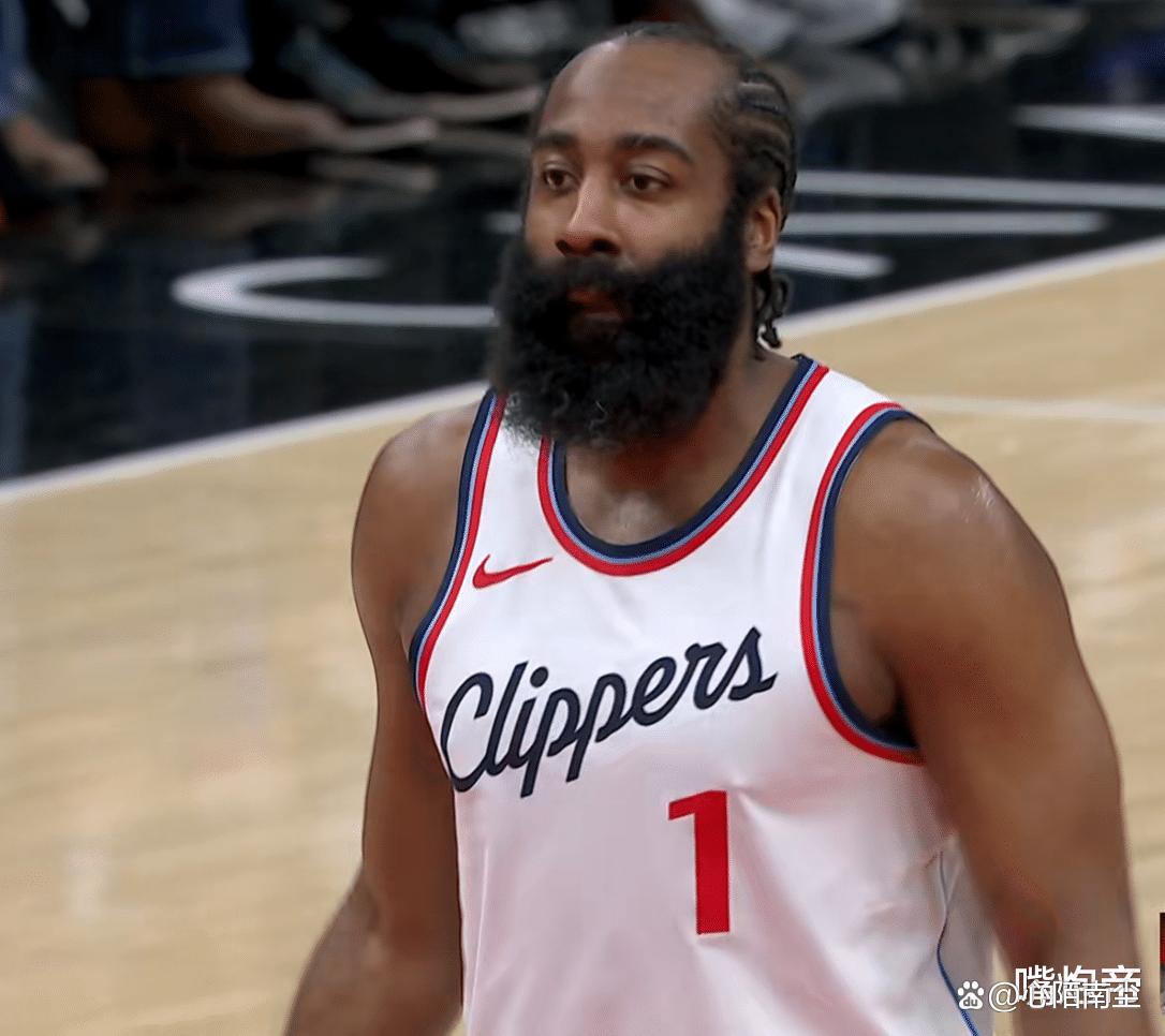 火箭队球星独揽高分，大胜继续