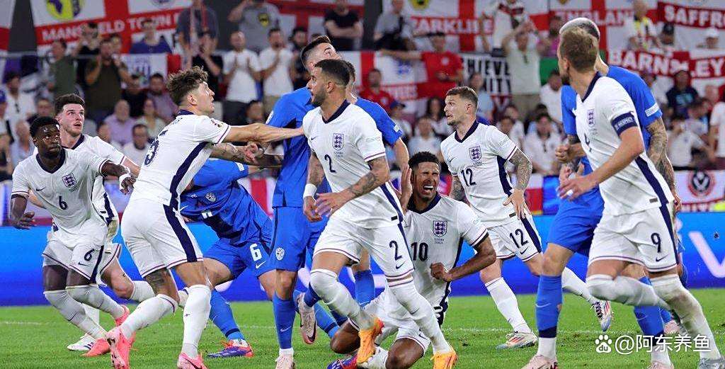 英格兰队遭遇惨败，备战下一场比赛