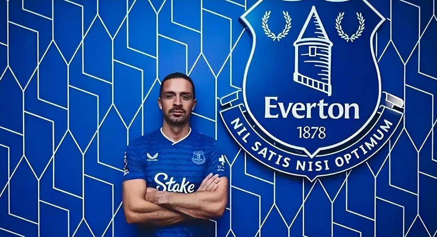 埃弗顿积极备战下一场比赛，埃弗顿主教练调整阵容的简单介绍