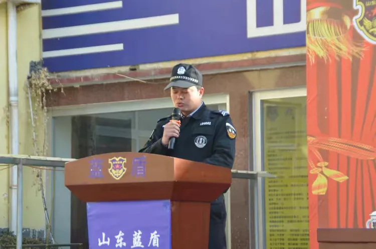 包含队长刘磊领衔中国队跻身顶级比赛的词条