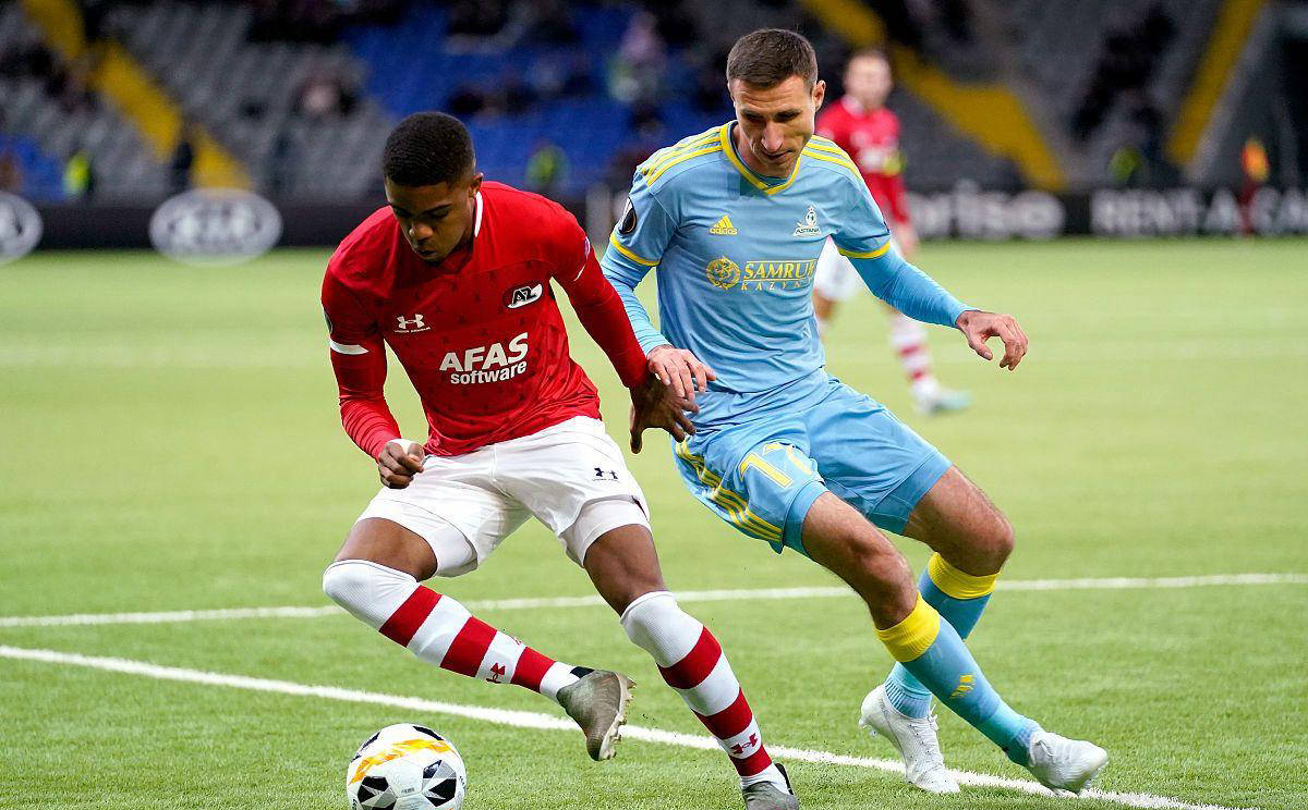 包含阿贾克斯客场连胜，全队信心高涨向着进军决赛之路进发的词条