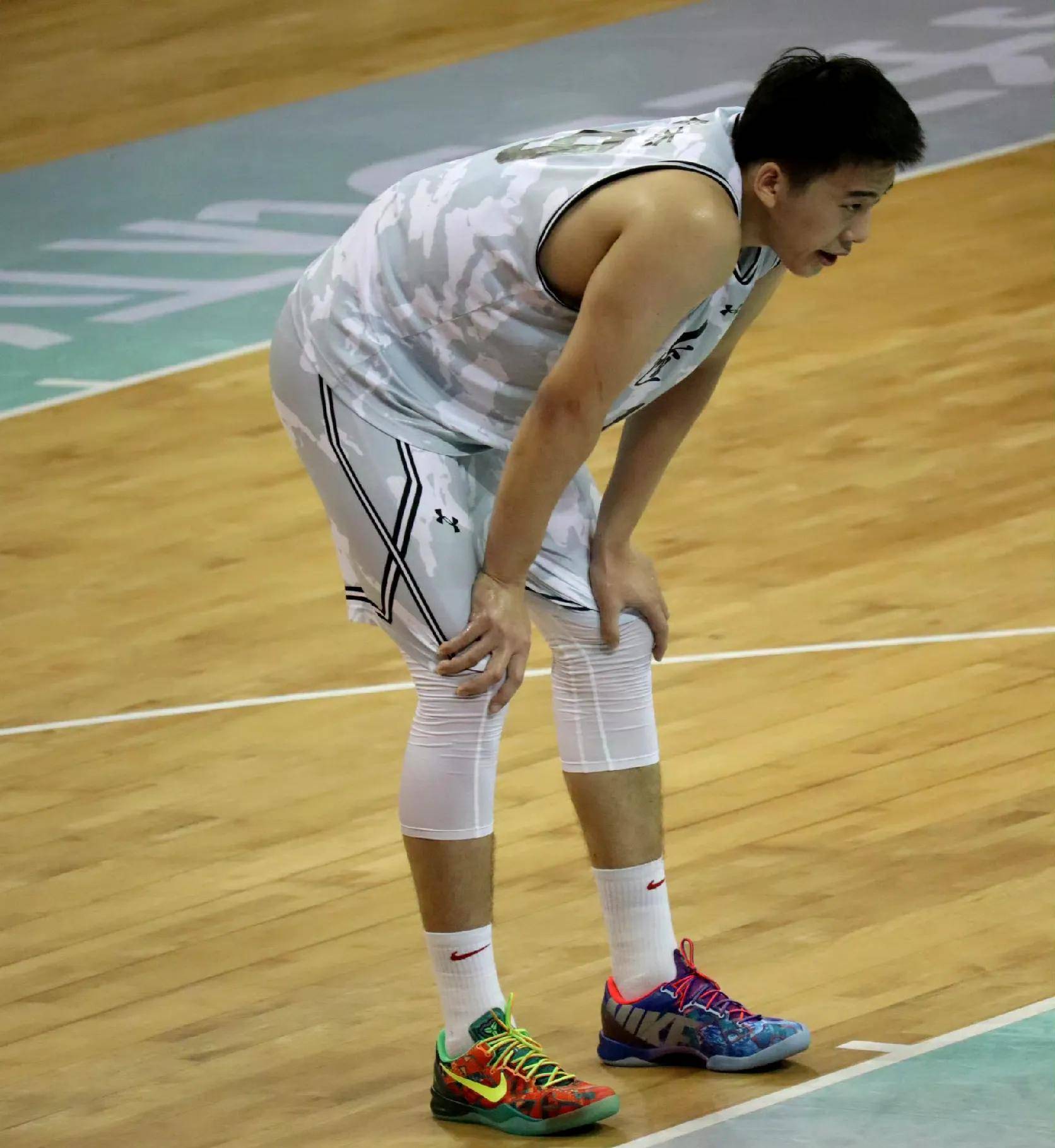 职业篮球比赛中球员的表现分析