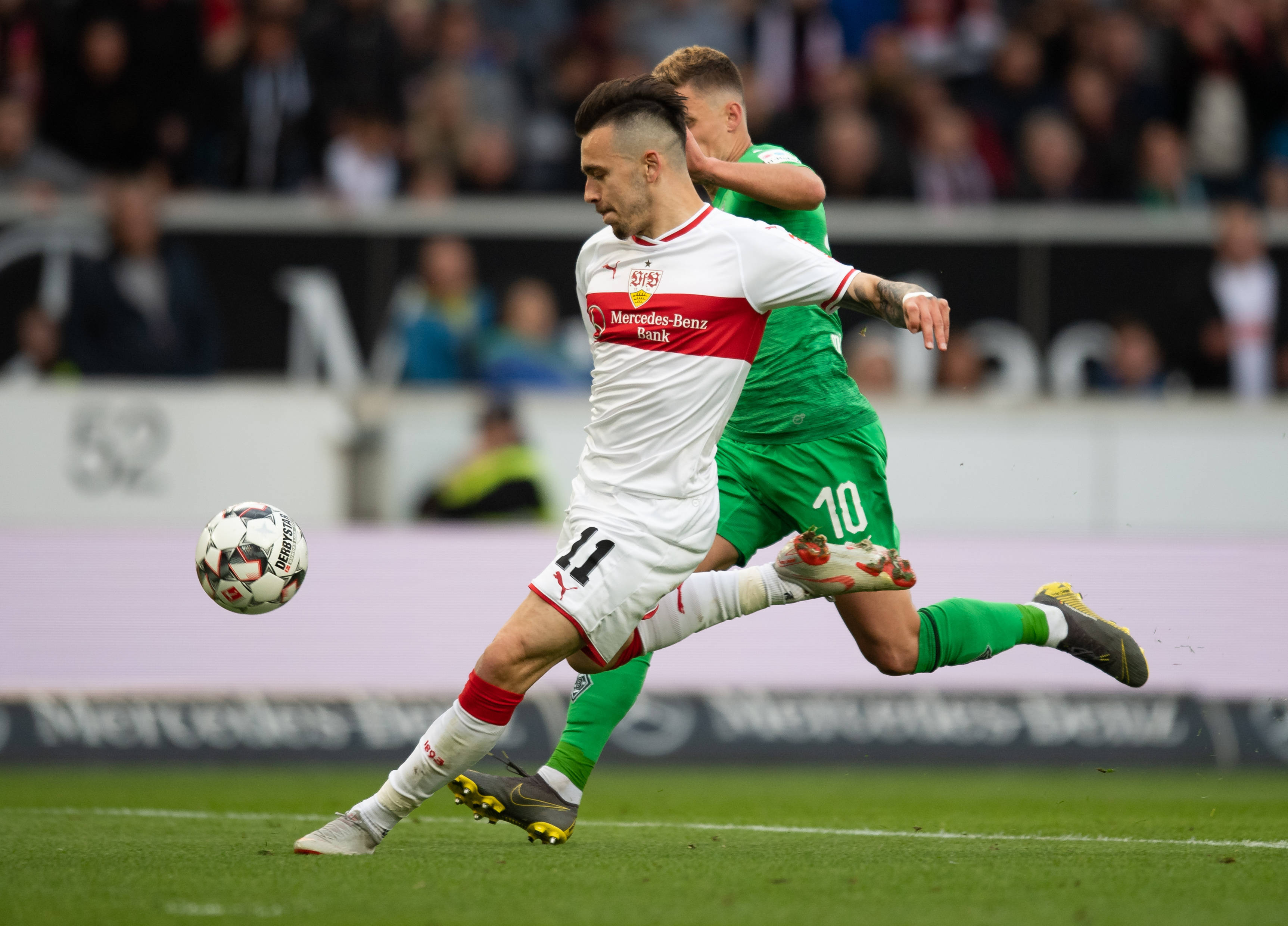 包含阿拉维斯客场取胜，保持佳状态的词条