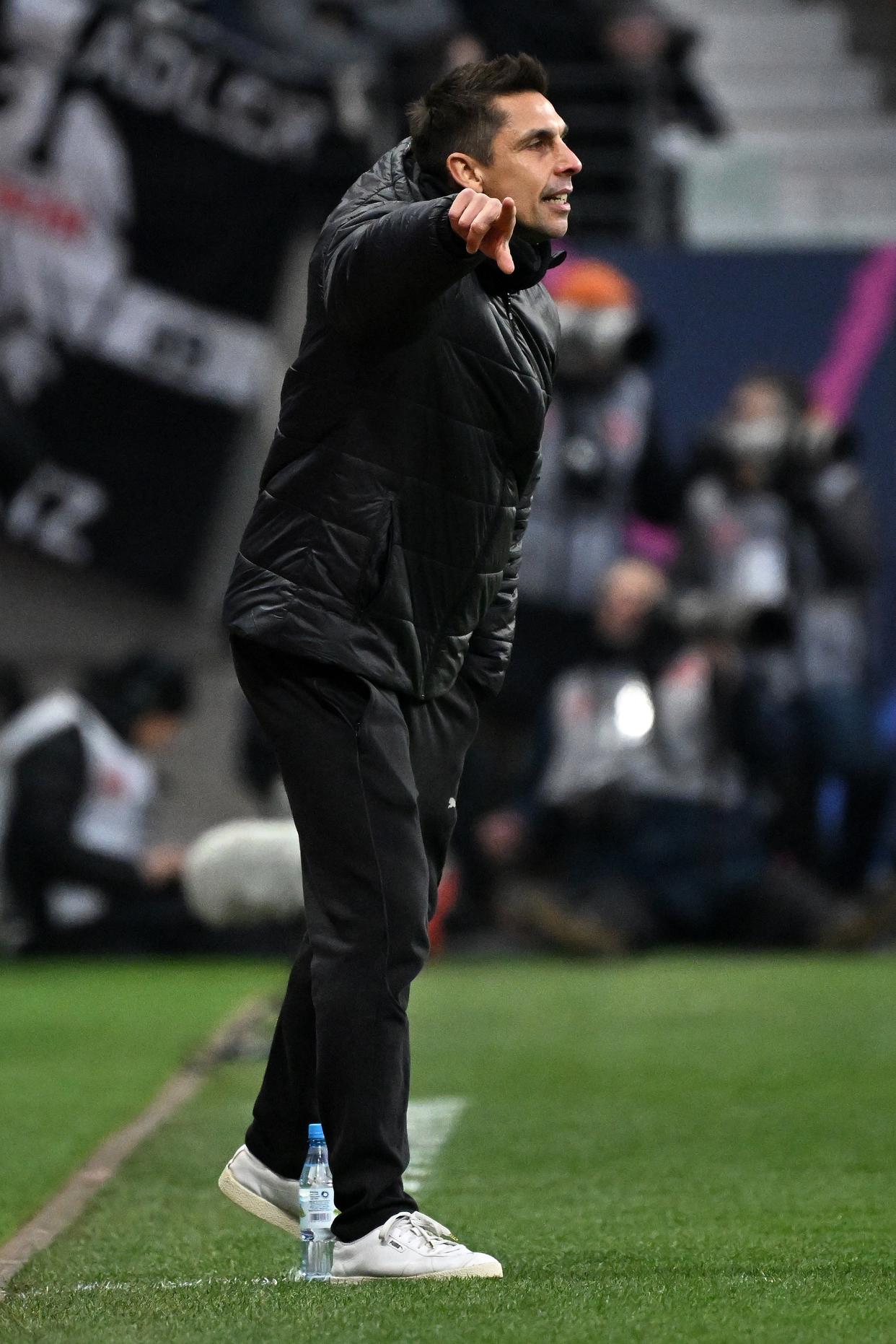 法兰克福主场告捷，击败汉诺威，德甲比赛胜利在握