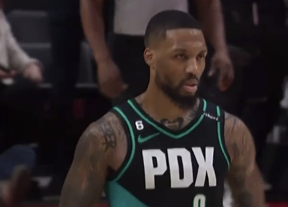 关于开拓者擒勇士，利拉德砍下40分的信息