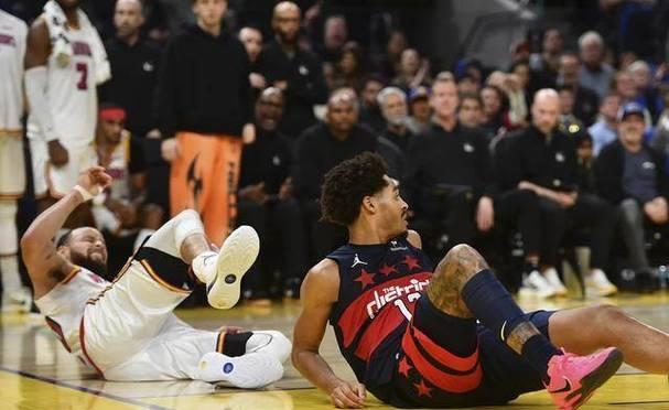 拉塞尔砍下33分，为勇士取得一场胜利的简单介绍