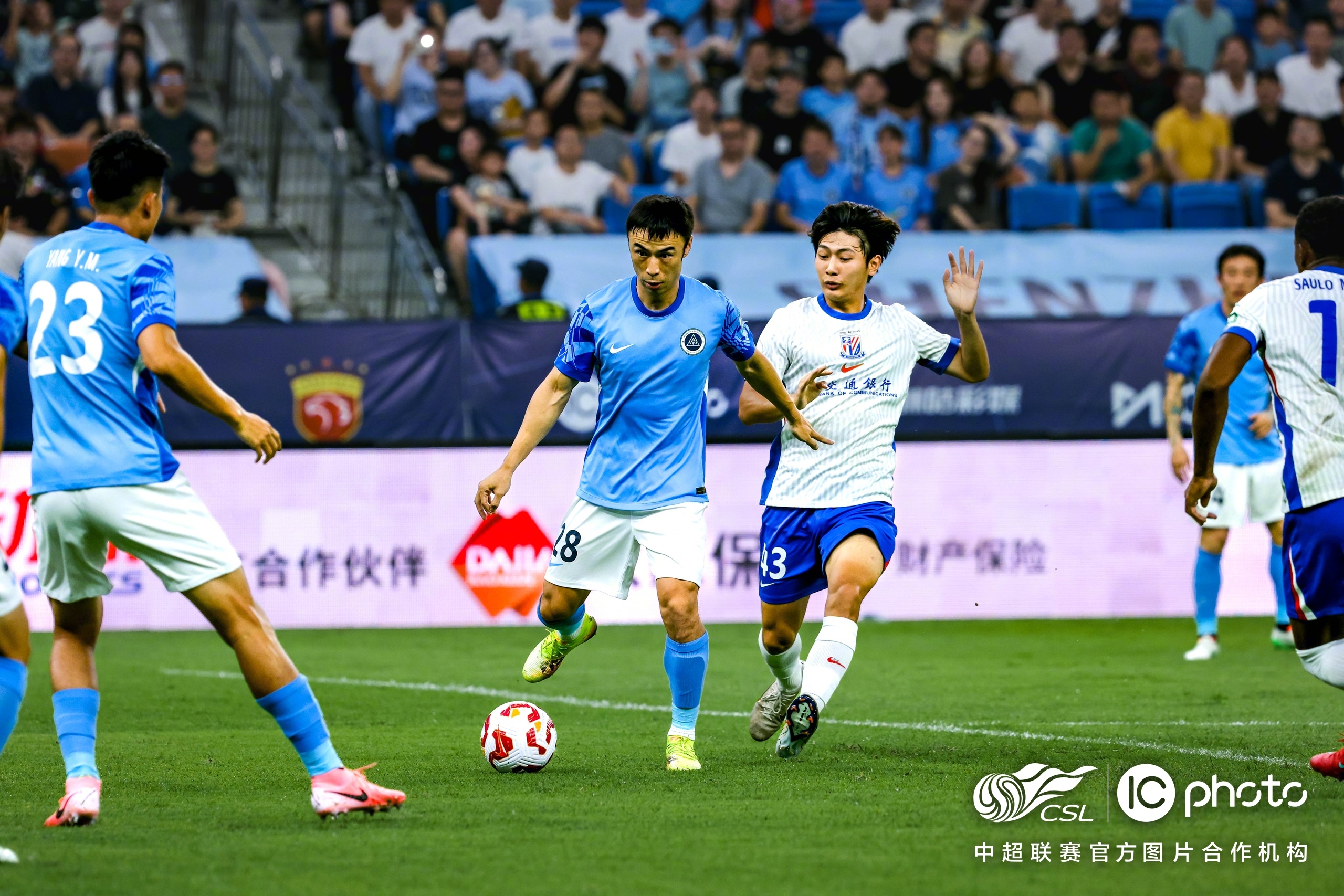 关于上海申花前锋实力不凡，连续数场比赛取得进球的信息