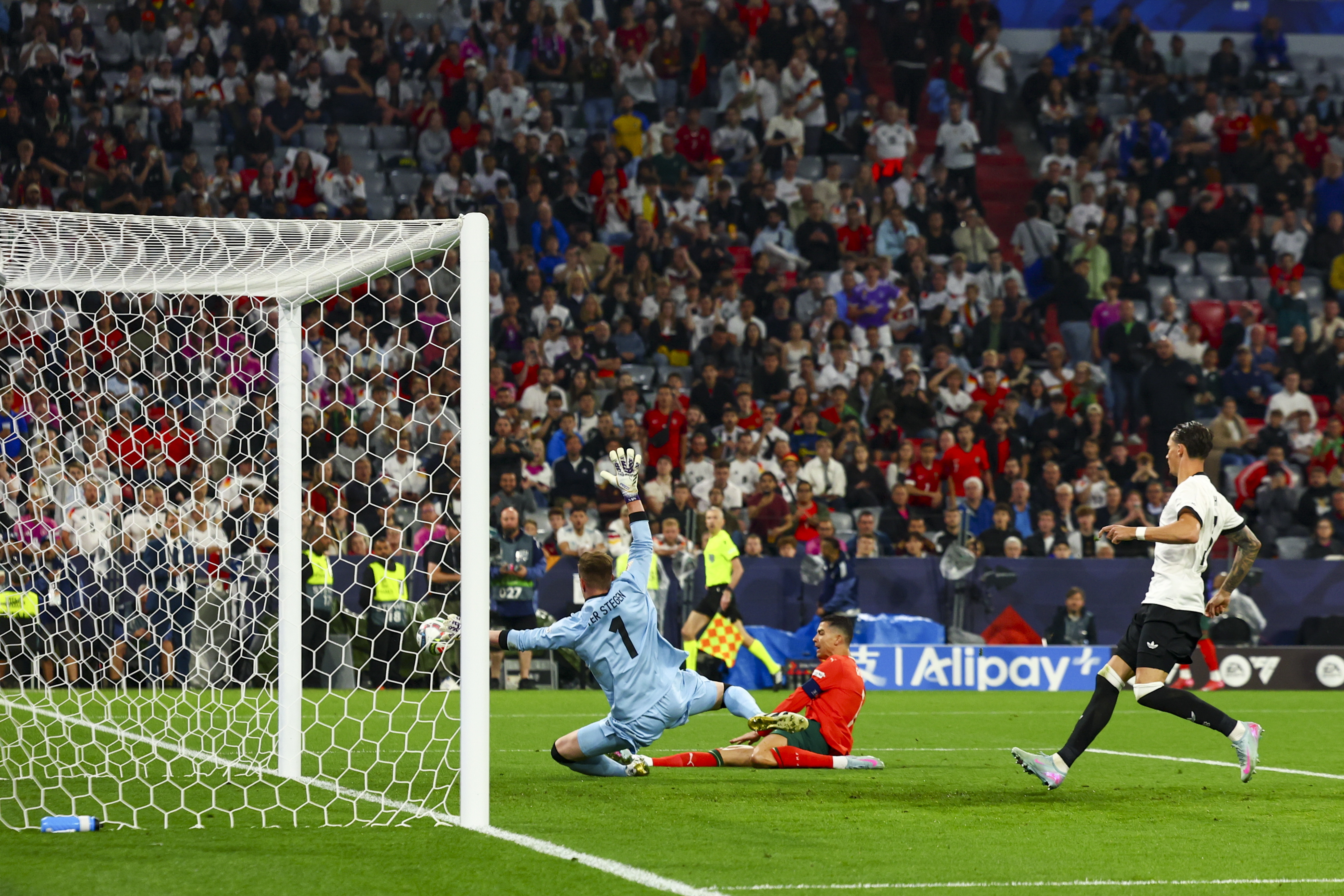 欧洲足球联赛再度掀起狂潮，实力碰撞的简单介绍