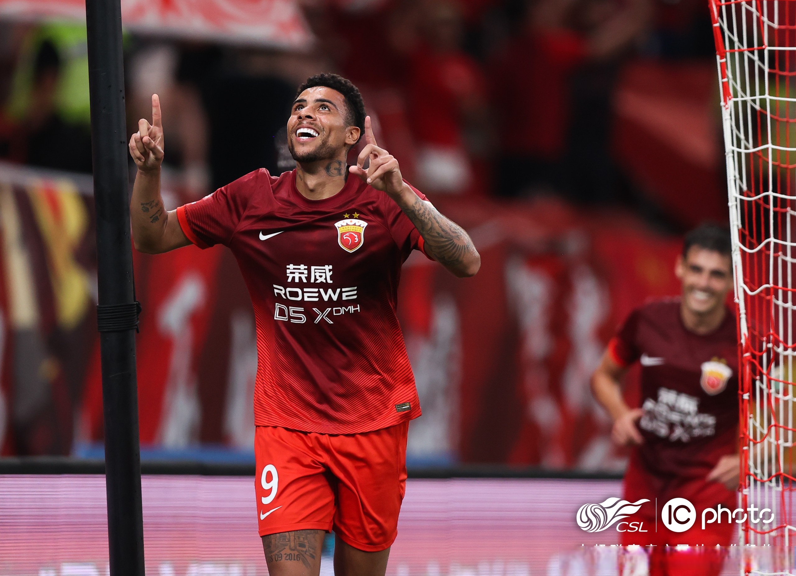 包含文莱球队力求取得突破性进球的词条